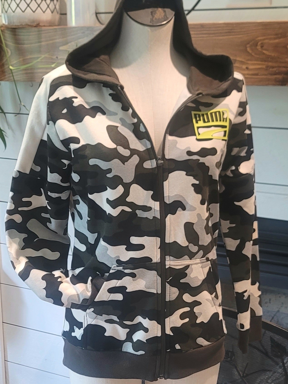 Puma Kids Black and White Camo Sweatshirt NWT Sz L
